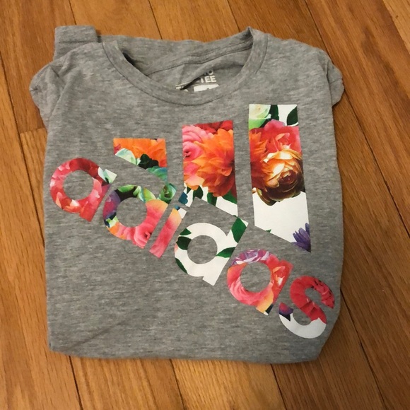 adidas Tops - Adidas T shirt